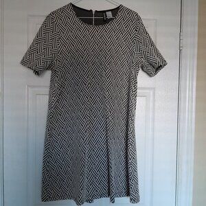H&M gray and off-white pattern knit dress US 14